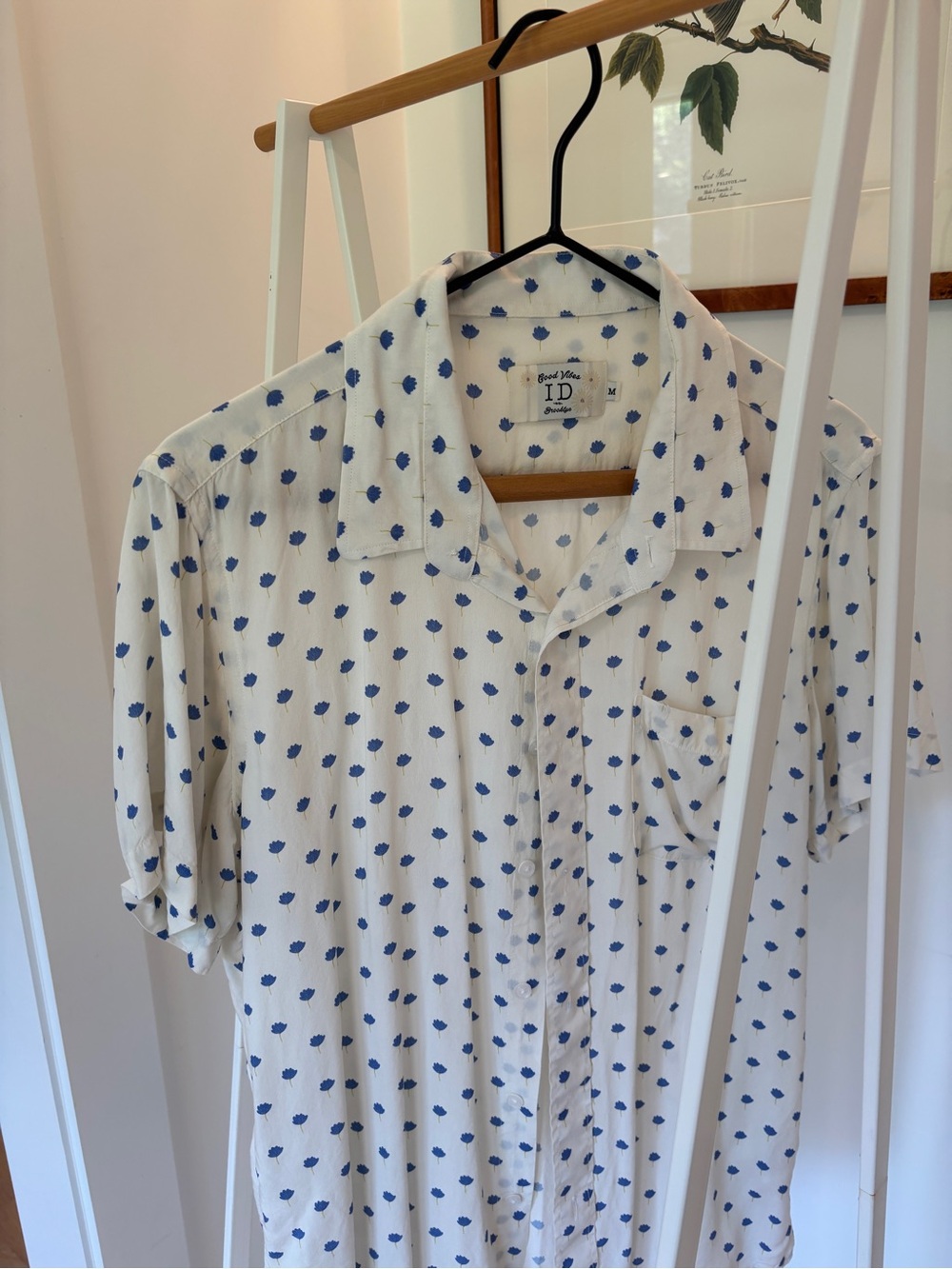 Men’s White Short-Sleeve Shirt with Blue Dot Print